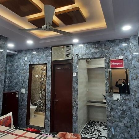 Aggarwal Luxury Room With Private Kitchen Washroom And Balcony Along With Fridge, Ac, Android Tv, Wifi In Main Lajpat Nagar New Delhi Eksteriør bilde