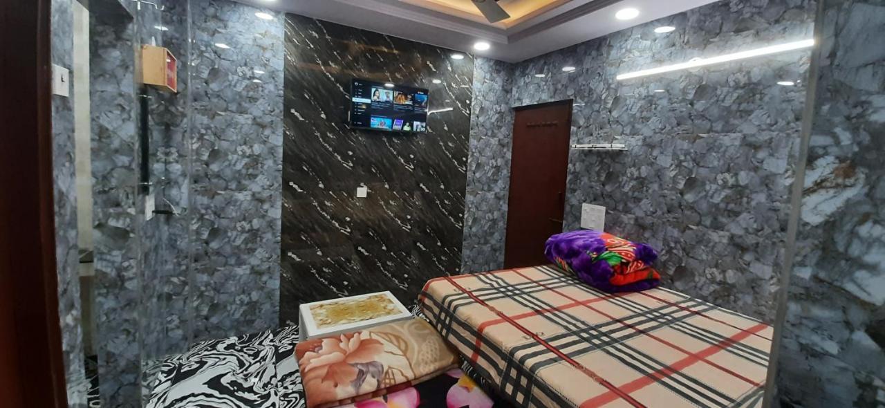 Aggarwal Luxury Room With Private Kitchen Washroom And Balcony Along With Fridge, Ac, Android Tv, Wifi In Main Lajpat Nagar New Delhi Eksteriør bilde