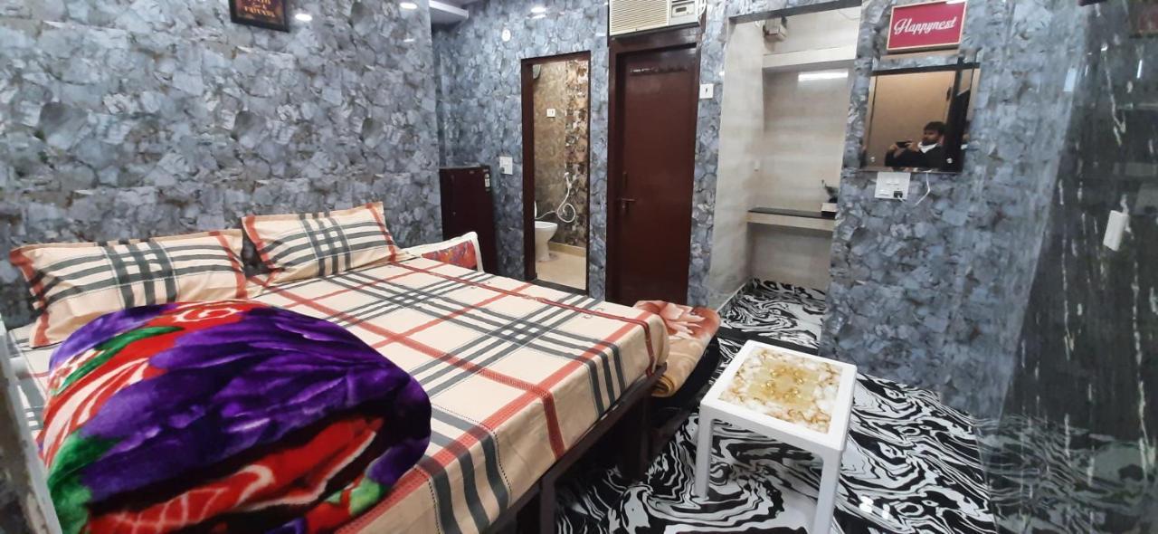 Aggarwal Luxury Room With Private Kitchen Washroom And Balcony Along With Fridge, Ac, Android Tv, Wifi In Main Lajpat Nagar New Delhi Eksteriør bilde