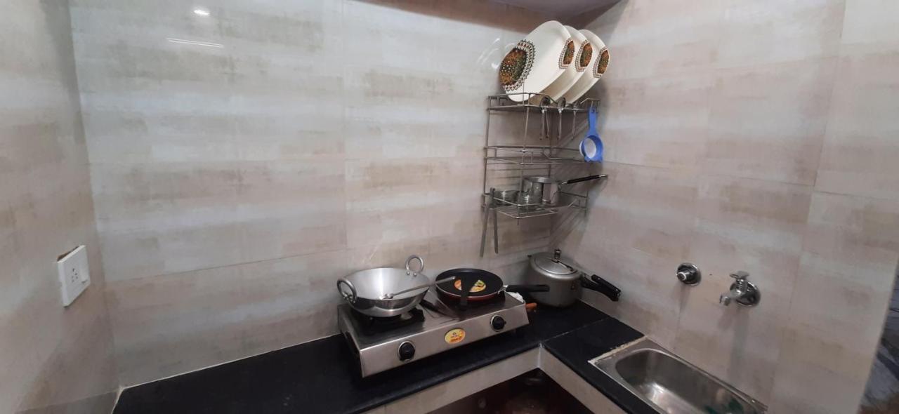 Aggarwal Luxury Room With Private Kitchen Washroom And Balcony Along With Fridge, Ac, Android Tv, Wifi In Main Lajpat Nagar New Delhi Eksteriør bilde