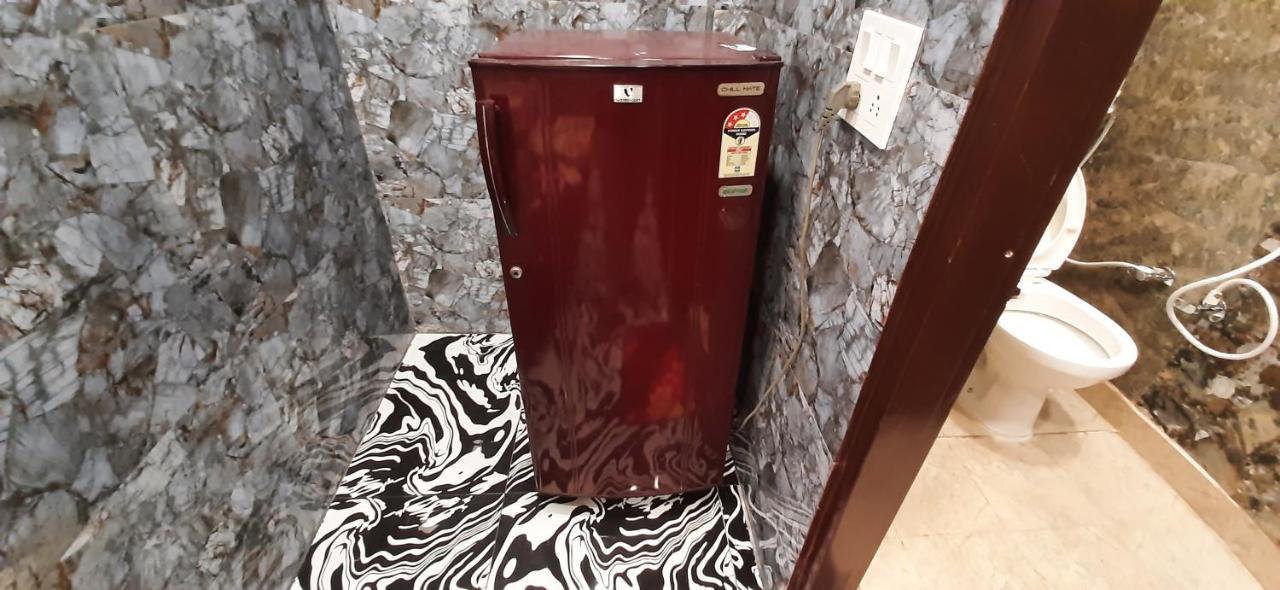 Aggarwal Luxury Room With Private Kitchen Washroom And Balcony Along With Fridge, Ac, Android Tv, Wifi In Main Lajpat Nagar New Delhi Eksteriør bilde